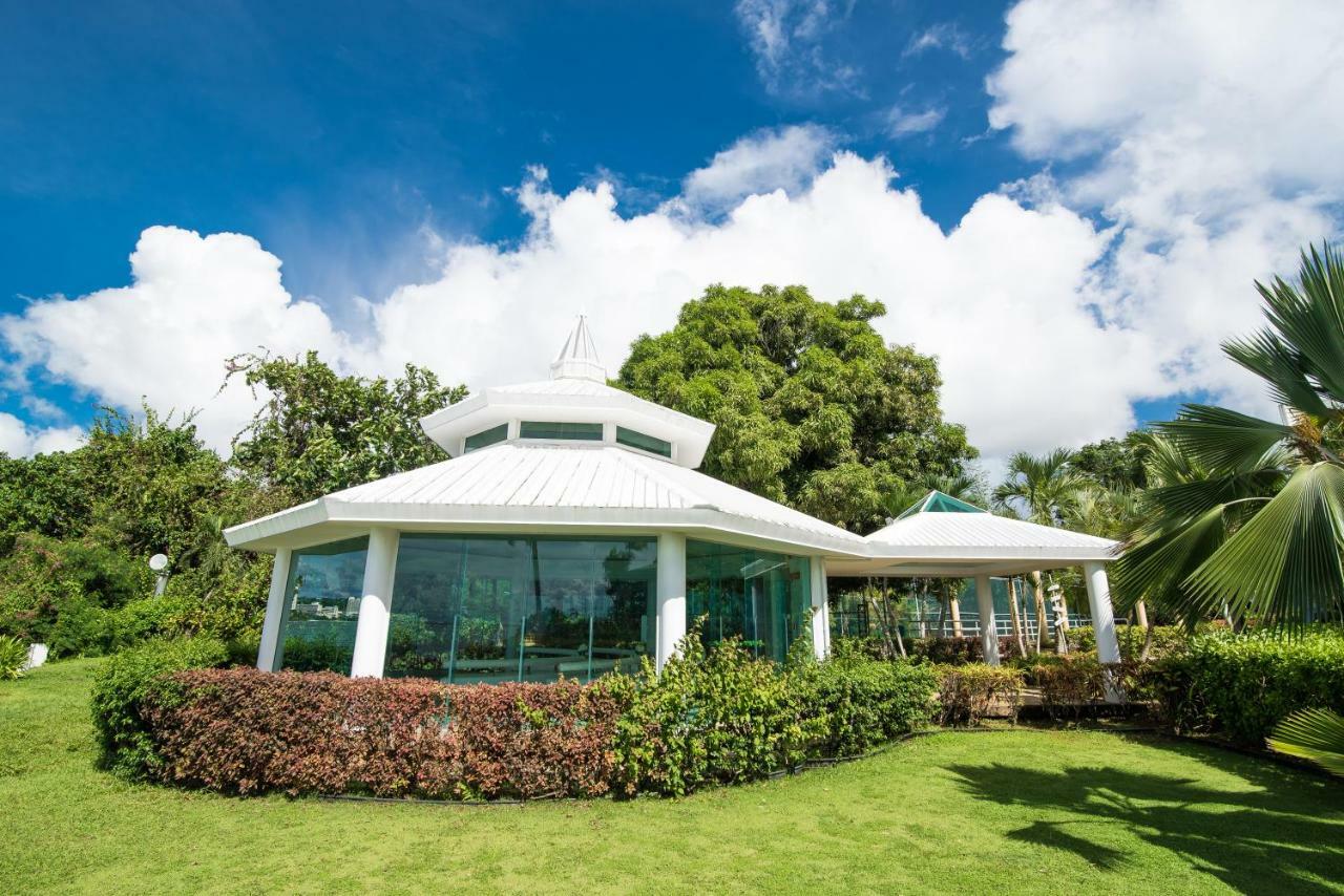 Pacific Star Resort & Spa Tamuning Bagian luar foto